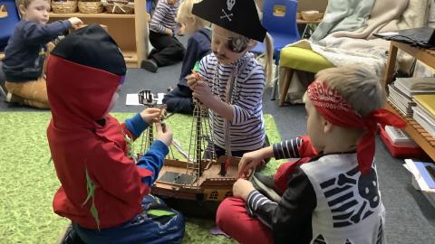 Children playing pirate 