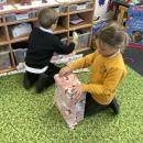 Children wrapping 