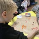 Children painting 